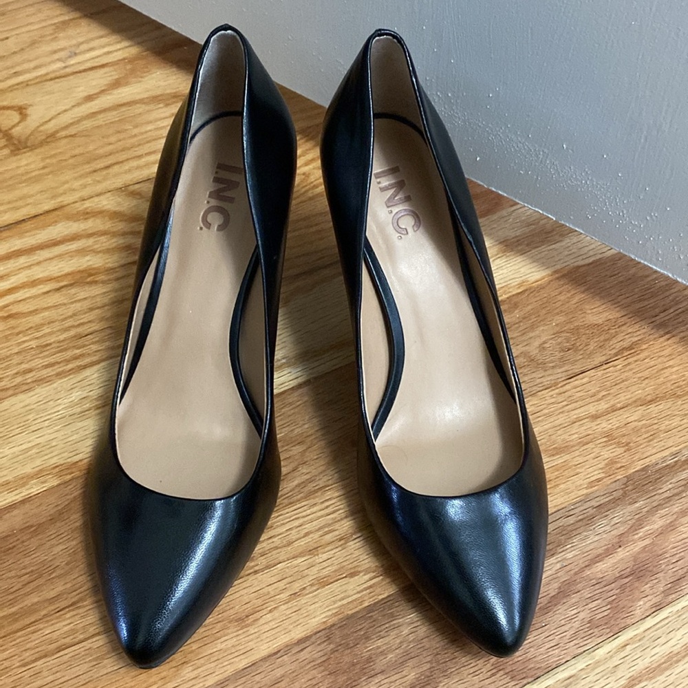 Pumps - Picture 2 of 4